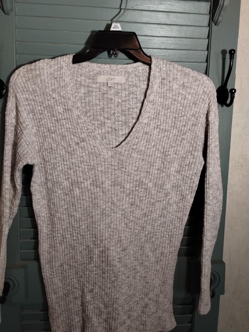 LOFT Small Heather Ribbed V-Neck Sweater